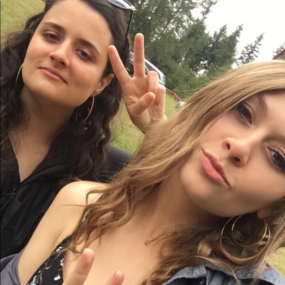 Meet your Posher, Monica